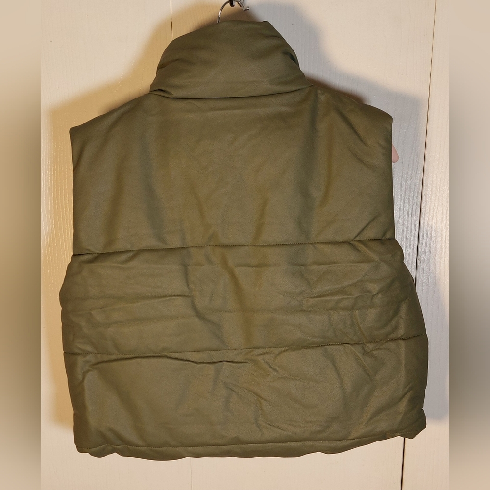 PrettyLittleThing NWT Olive Faux Leather Drop Hem Gilet Puffer Vest Size XL Tall - Picture 11 of 12
